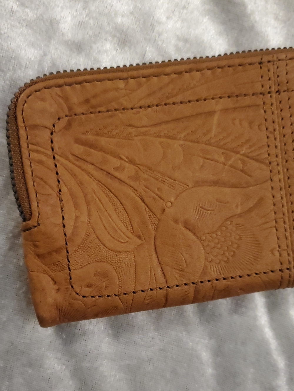 Classic Embossed Genuine Leather Wallet - Tan NWOT - Picture 16 of 17
